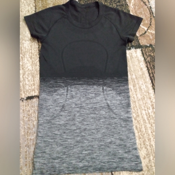 Lululemon Swiftly 🩶🖤 - Picture 6 of 10